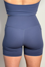 Short Bold Femme