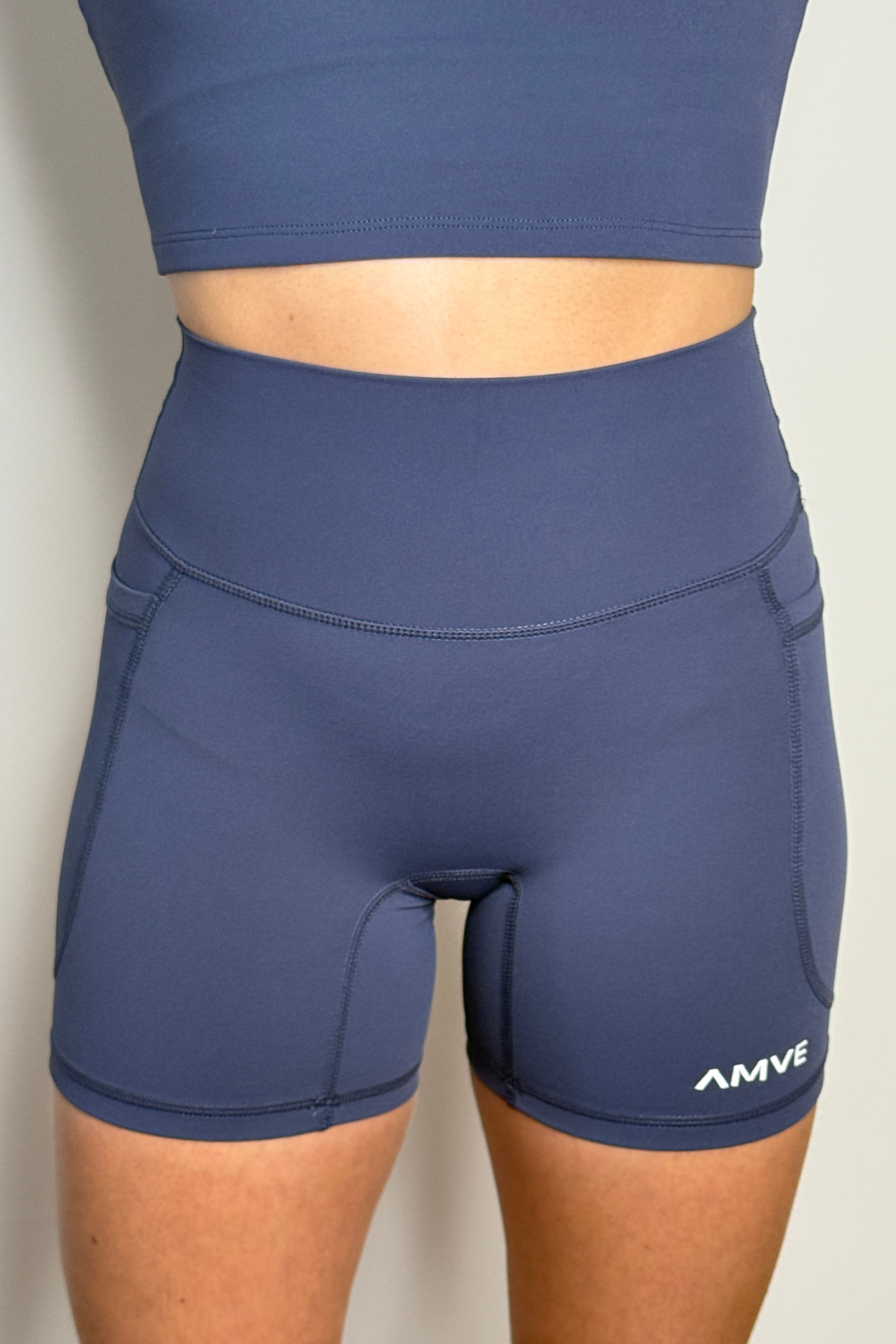 Short Bold Femme